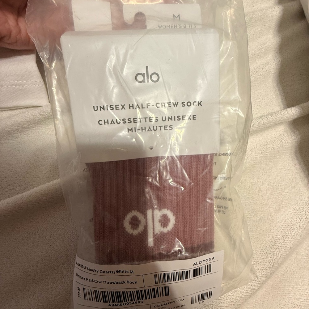 ALO Yoga Half-Crew Sock in Dusty Rose with White Logo